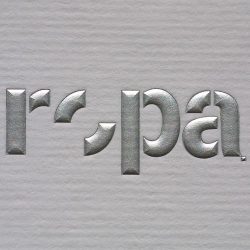 Heissfolienreliefpraegung_silber_matt Heissfolienreliefpraegung_silber_matt